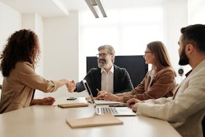 La cession d'entreprise  et le contrat de prestation en cours